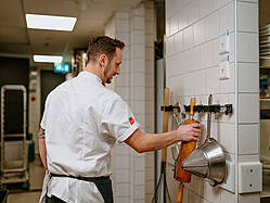 Toolflex One in der Küche zur Aufbewahrung von Kochutensilien